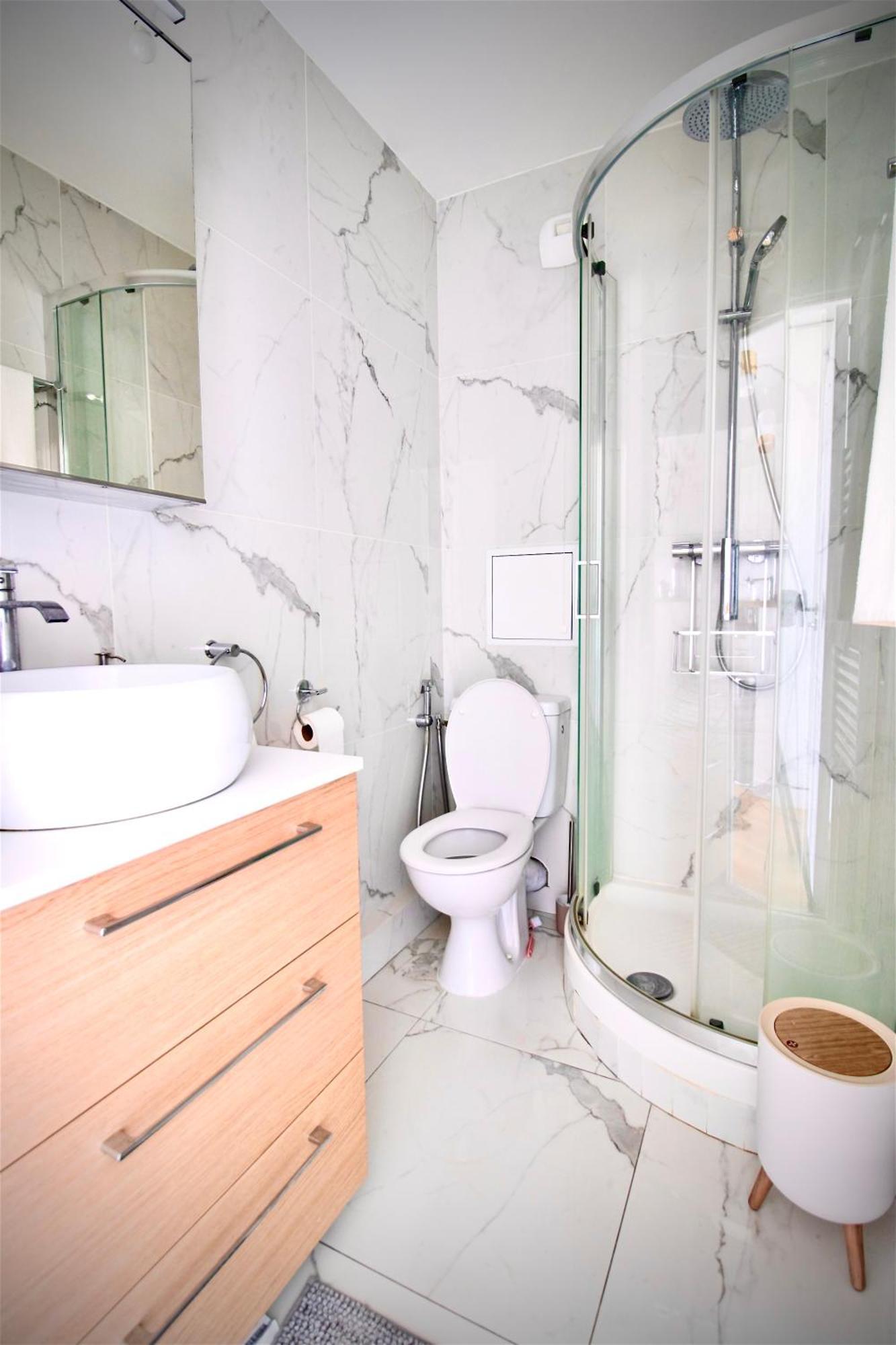 Luxury 2 Rooms Apartment With Balcony 쀼또 외부 사진