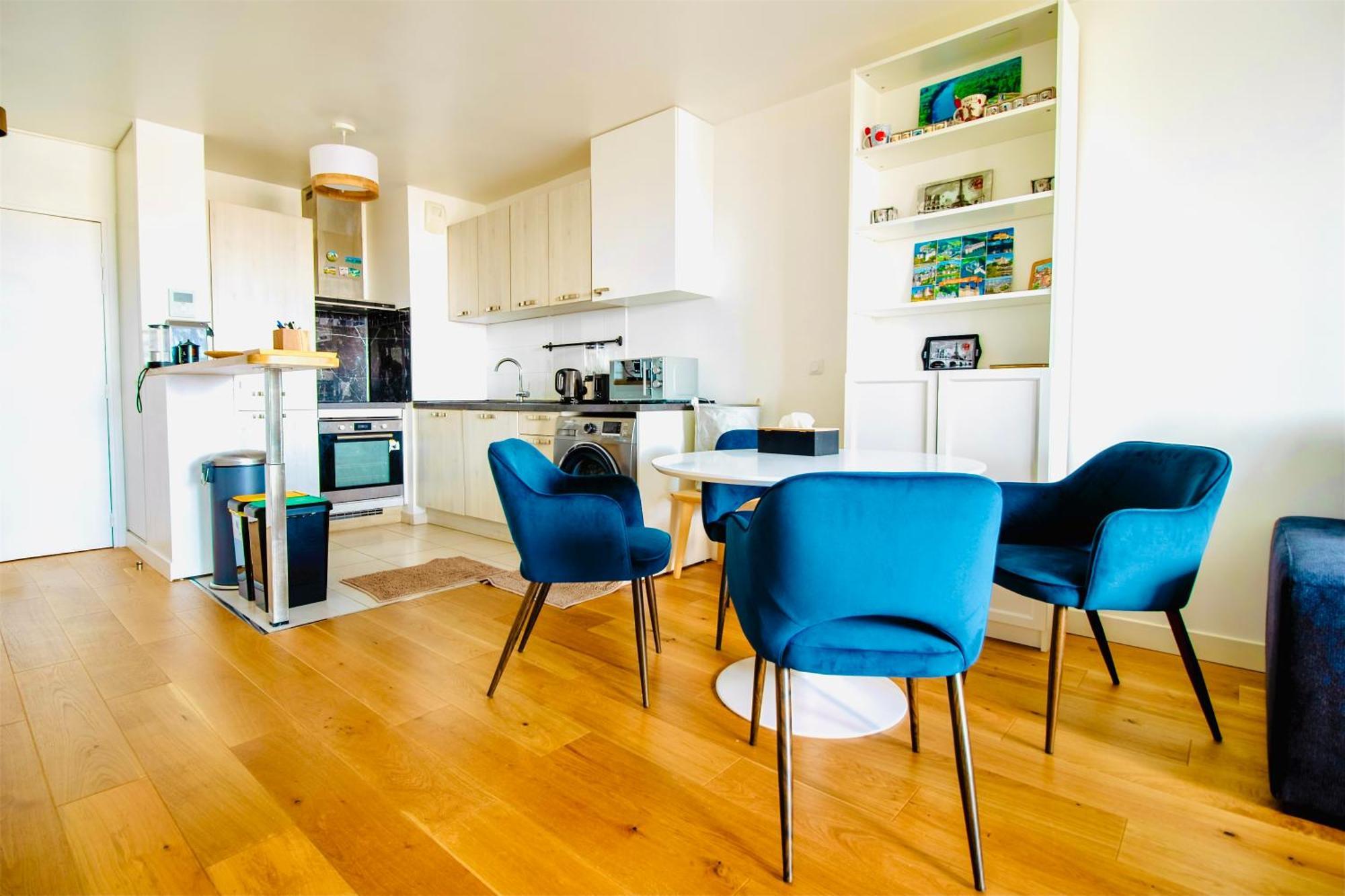Luxury 2 Rooms Apartment With Balcony 쀼또 외부 사진